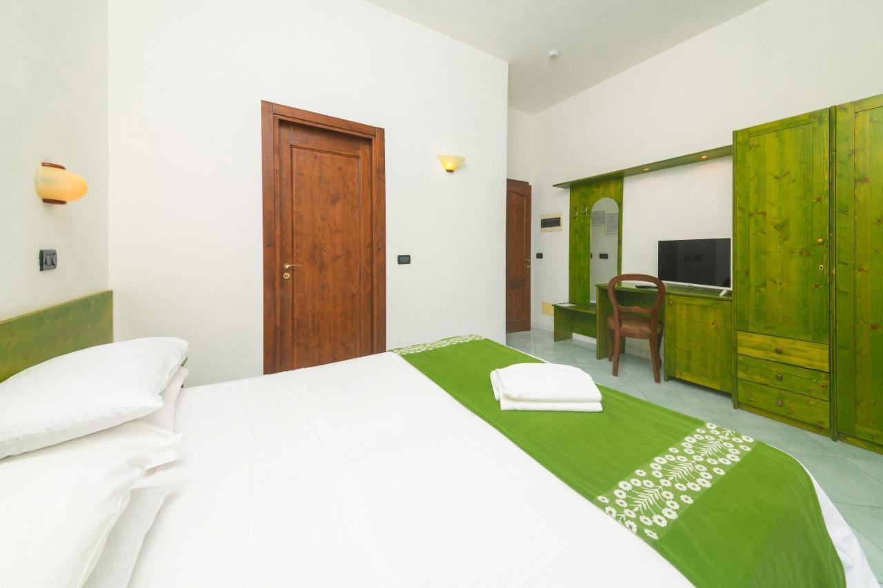 Hotel Pineta Ischia Dış mekan fotoğraf